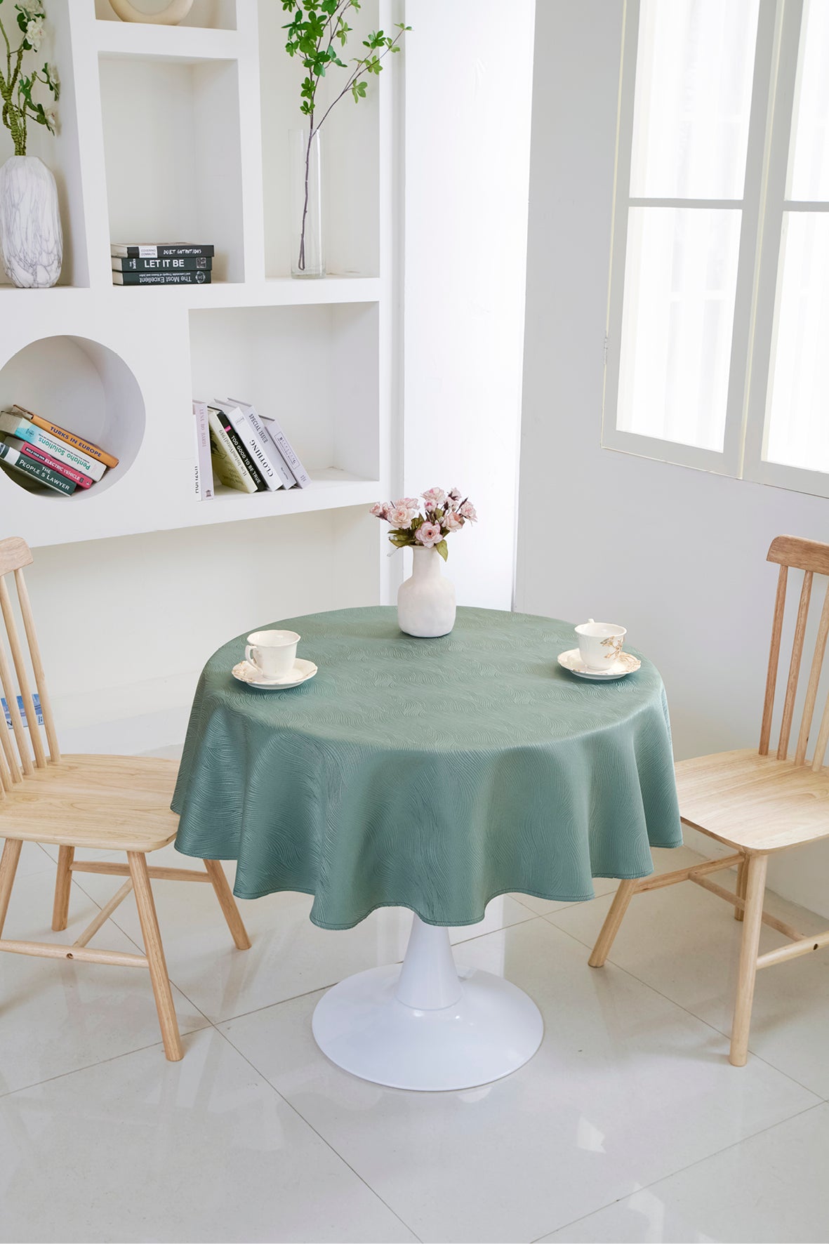 Fall Maple Leaf Tablecloth-Round