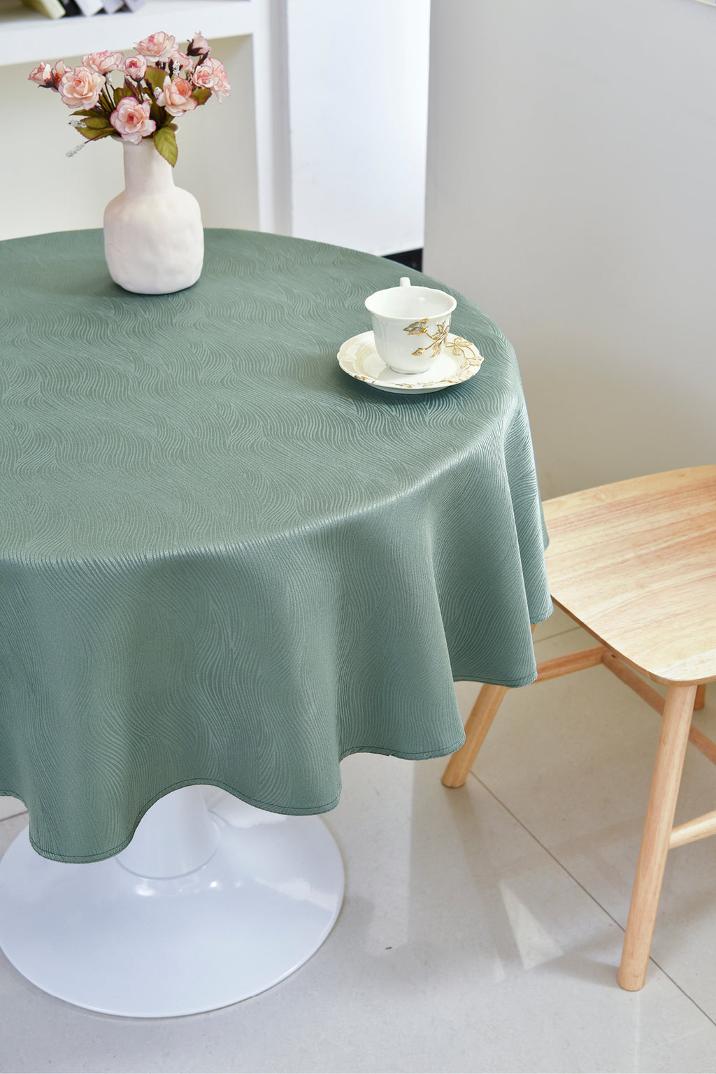 Fall Maple Leaf Tablecloth-Round