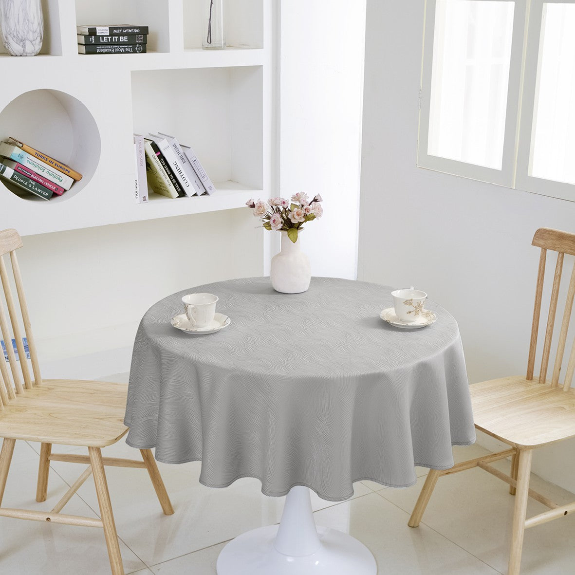 Rippling Wave Jacquard Tablecloth – Silver (Round)