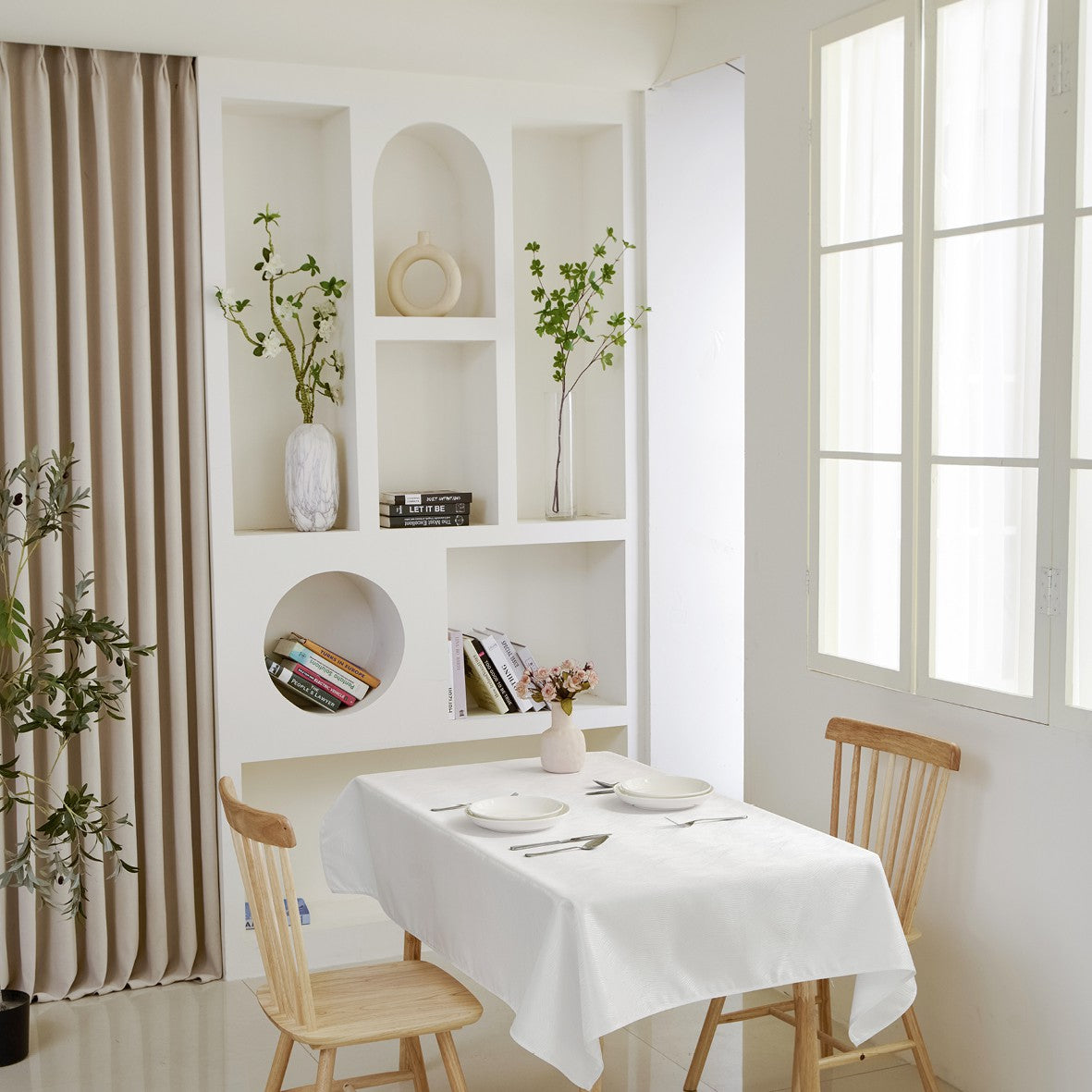 Rippling Wave Jacquard Tablecloth – White (Rectangle)