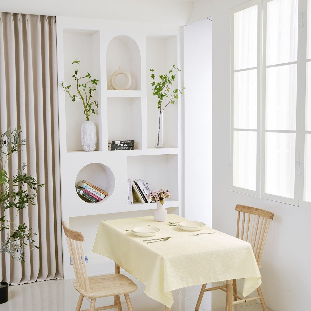 Rippling Wave Jacquard Tablecloth – Ivory (Rectangle)