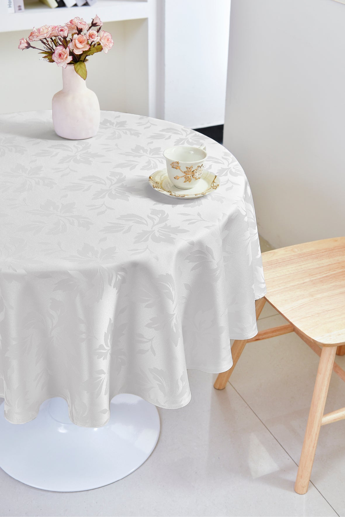 Fall Maple Leaf Tablecloth-Round