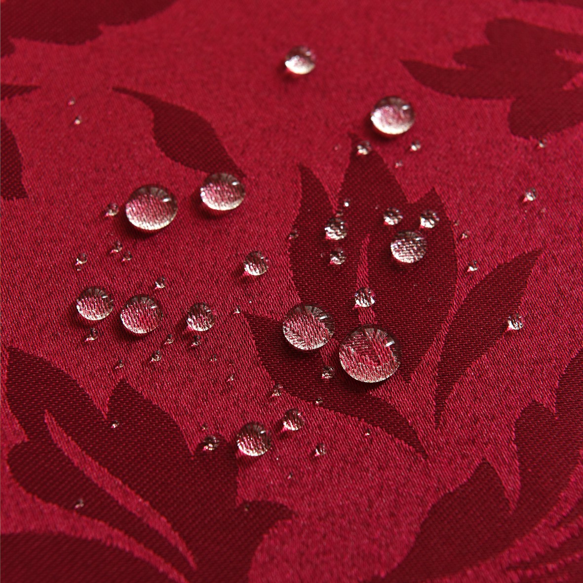 Classic Floral Jacquard Tablecloth – Red (Round)