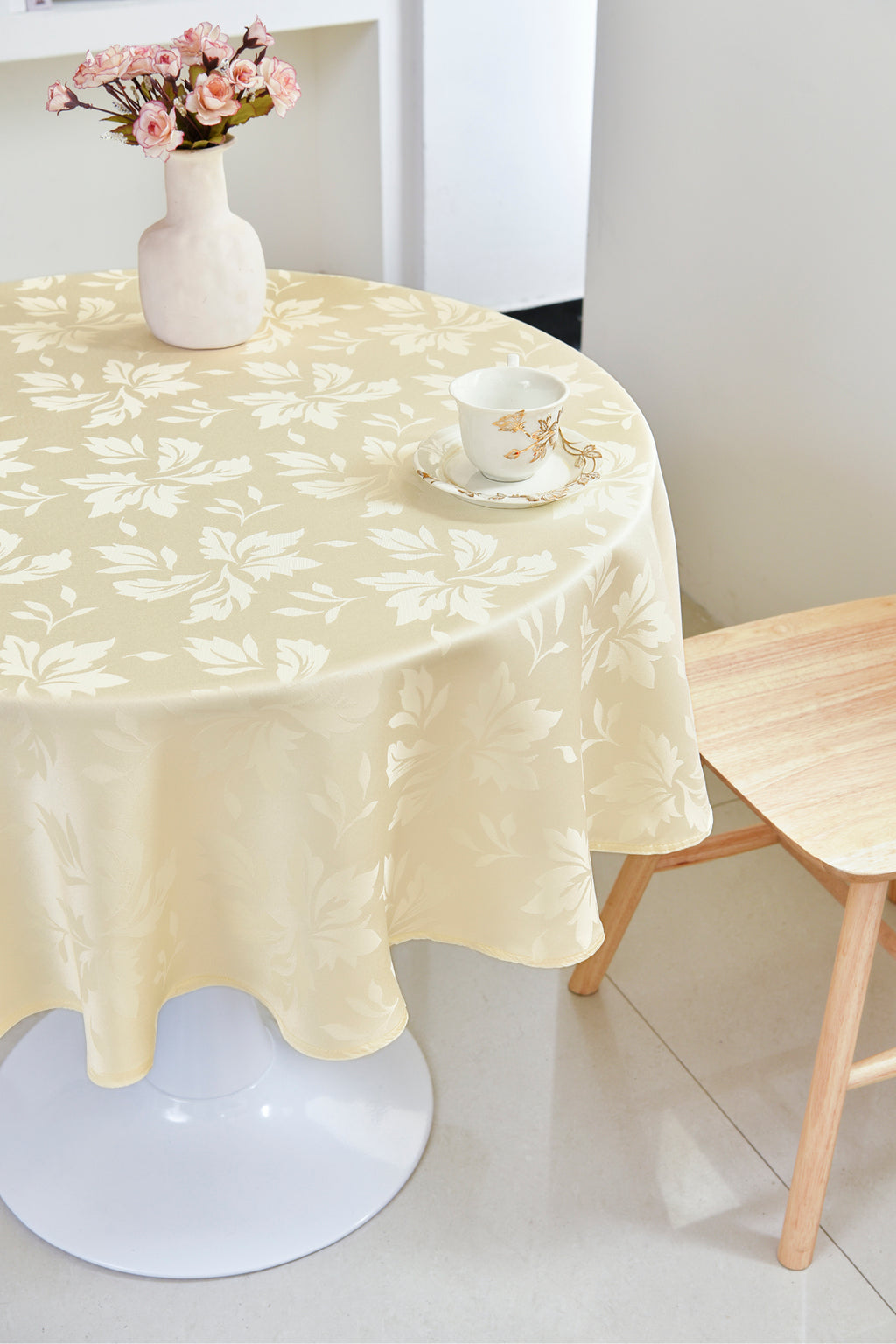 Fall Maple Leaf Tablecloth-Round