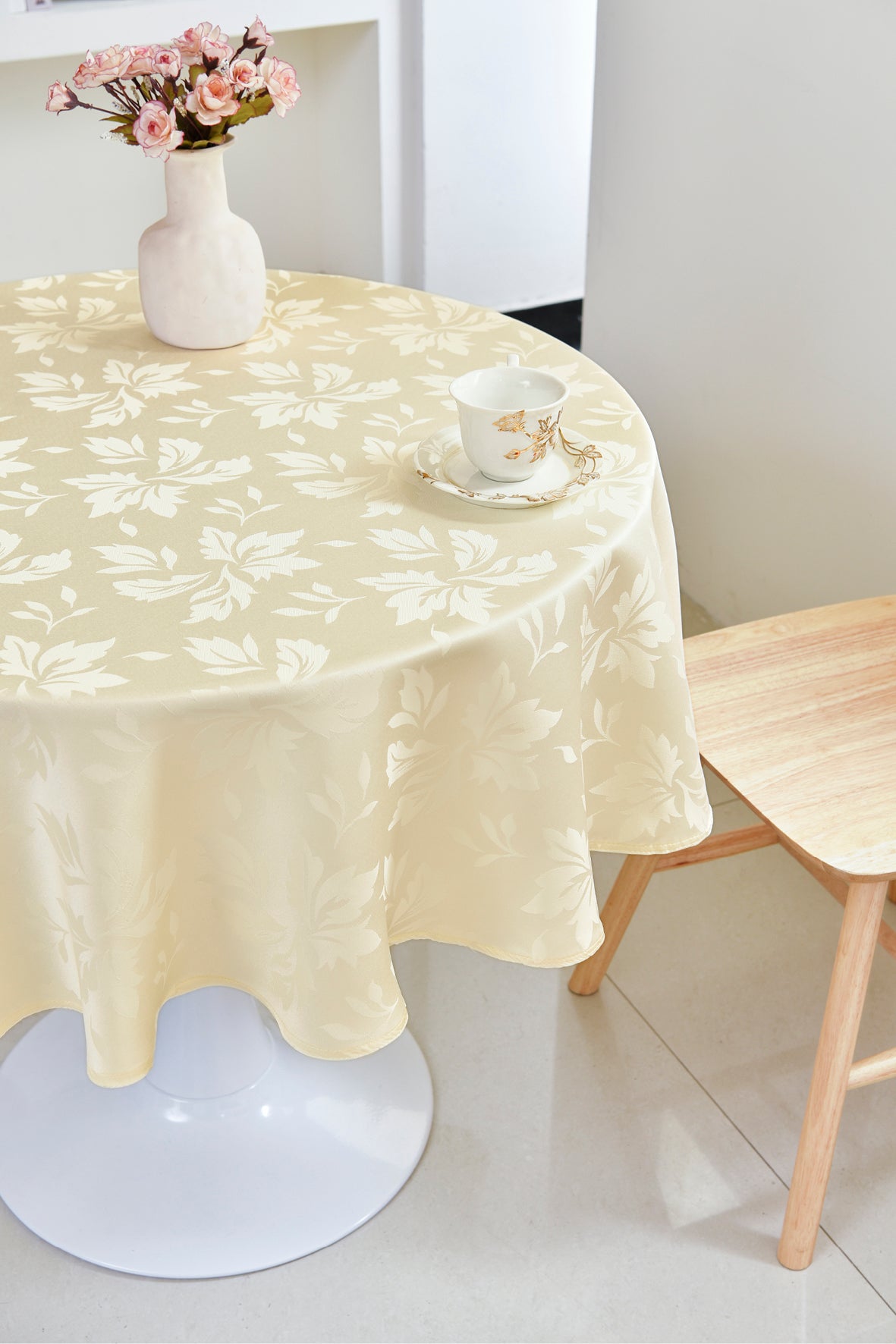 Fall Maple Leaf Tablecloth-Round
