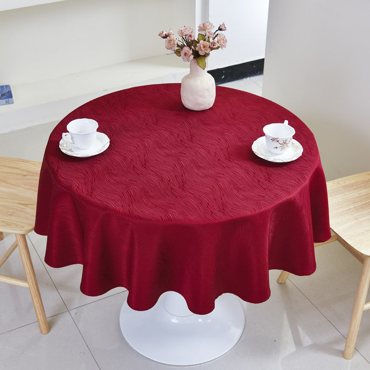 Rippling Wave Jacquard Tablecloth – Burgundy (Round)